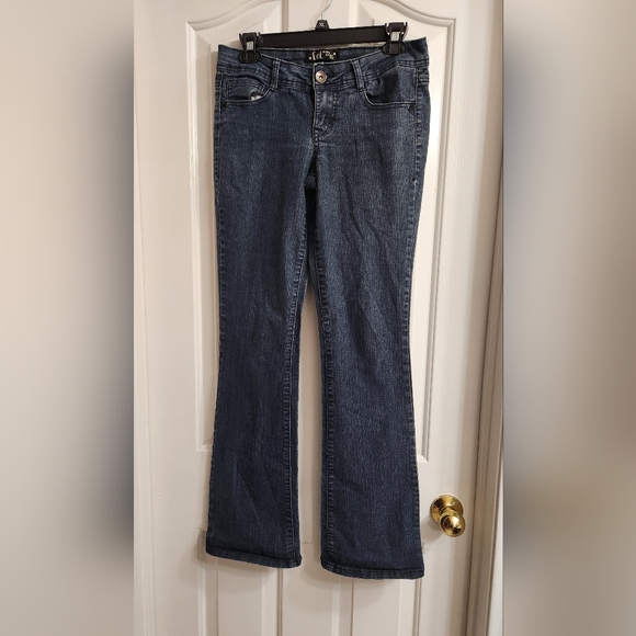 LEI Indigo Junior JeansLEI Ashley Low-rise Slim Bootcut Stretch Denim - Picture 1 of 5